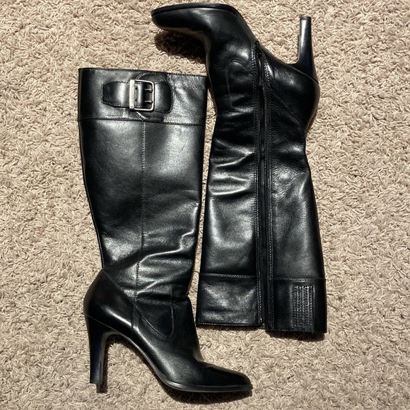 Leather boots. - Picture 2 of 7